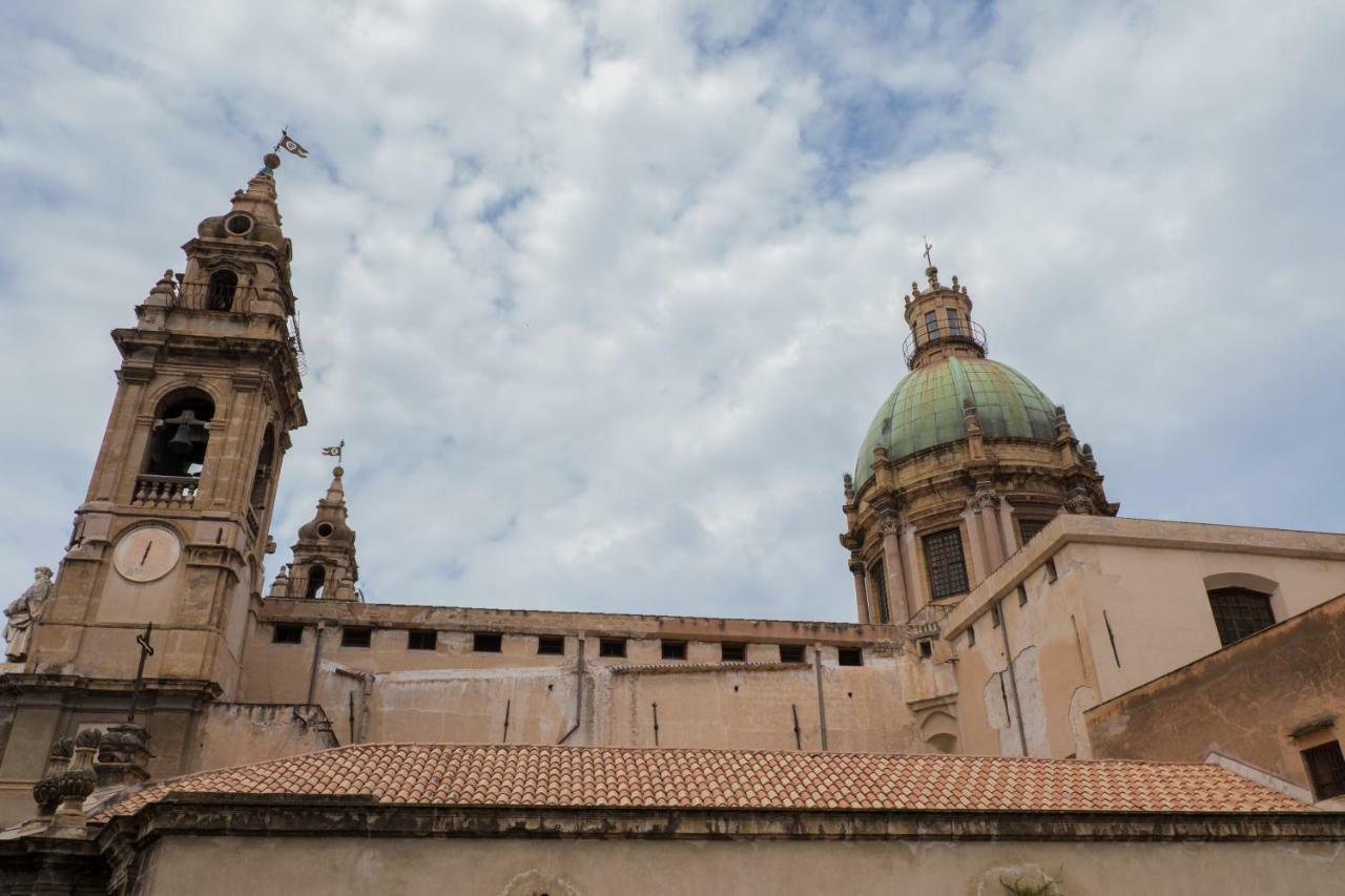 Centro Storico Casa Dell'Orologio Apartment Palermo Luaran gambar
